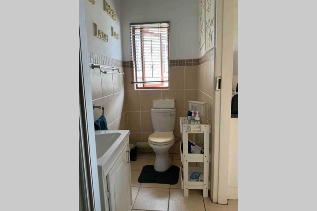 Cozy Guest Suite With Private Access Roodepoort Kültér fotó