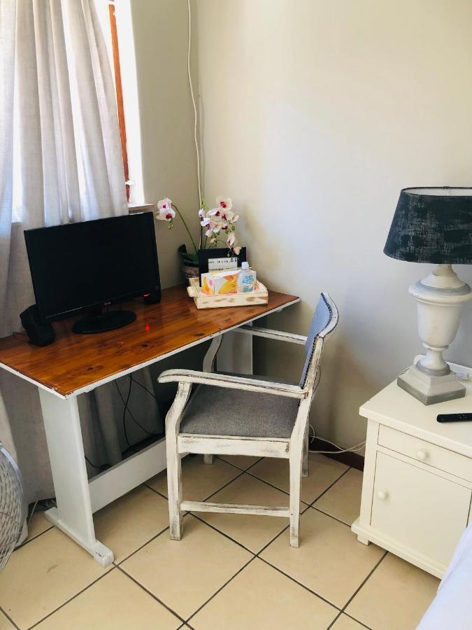 Cozy Guest Suite With Private Access Roodepoort Kültér fotó